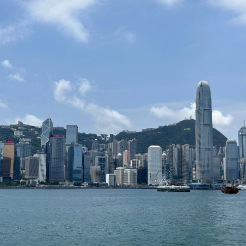 香港楼市“量价齐升” 内地买家“功不可没” 